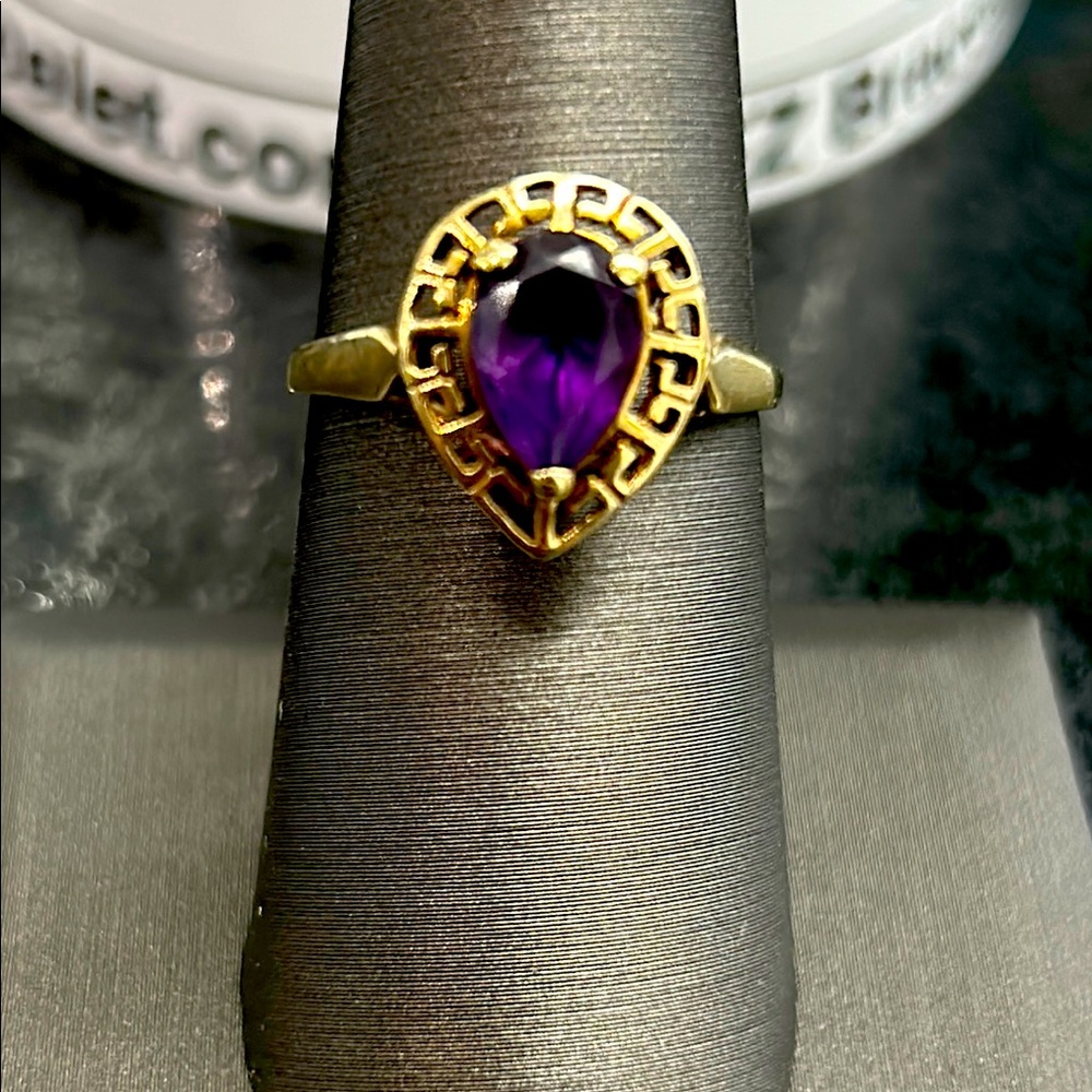 323283 10k yg Amethyst ring pear shaped
